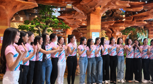 Top 53 thí sinh Hoa hậu Việt Nam 2026 ấn tượng với kiến trúc hang động tại Nhà hàng Phương Đông